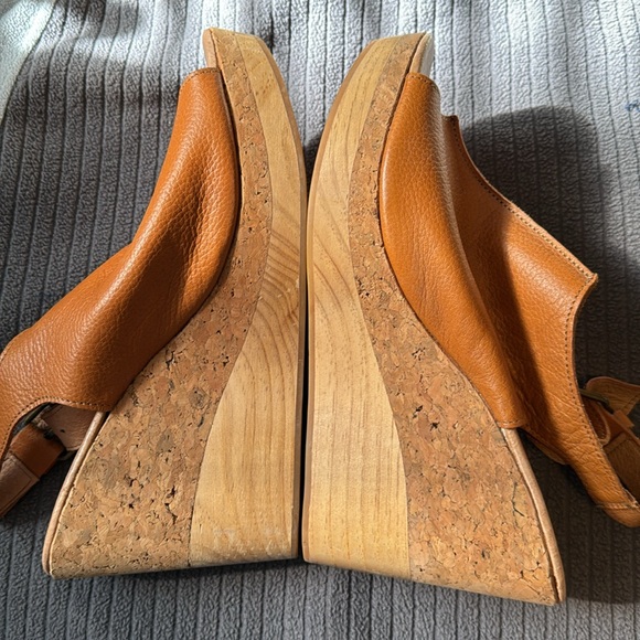 LAOCOONTE made in Spain, Wedge Thong Sandal - Picture 6 of 7